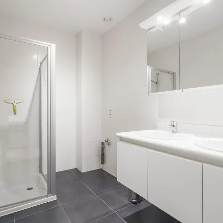 With Modern Kitchen Apartment *